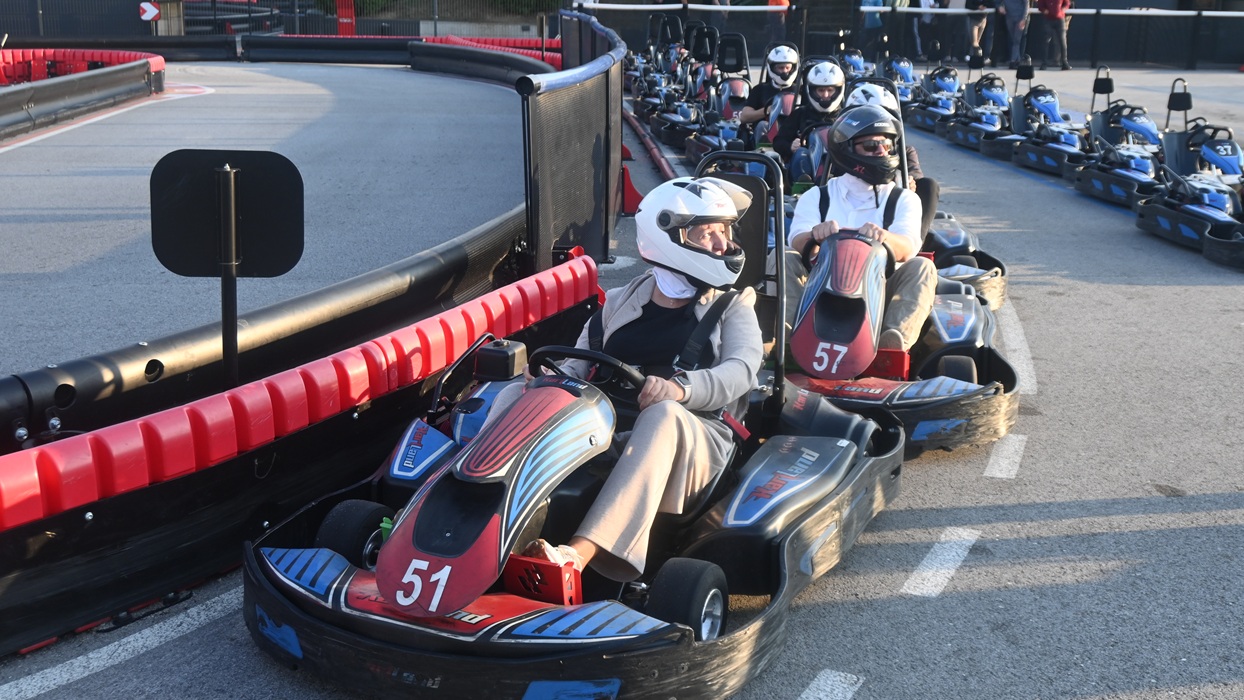 Adrenalin Afternoon: The Alterset Team Hits the Track